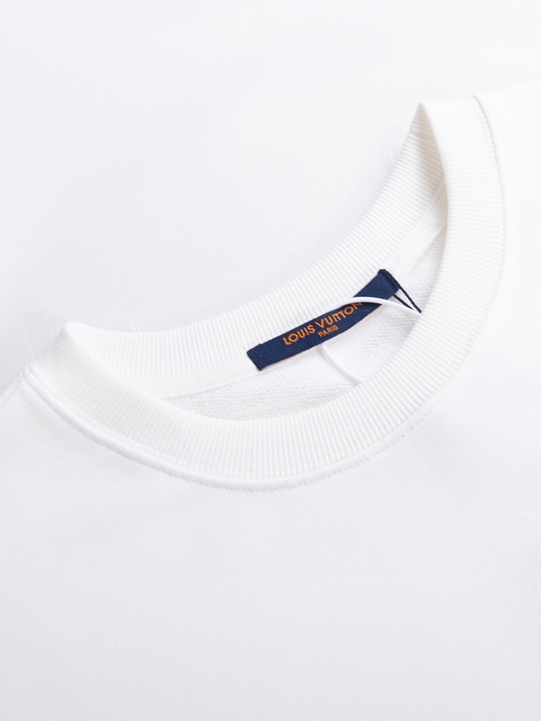 ブランドパーカー側面デザイン